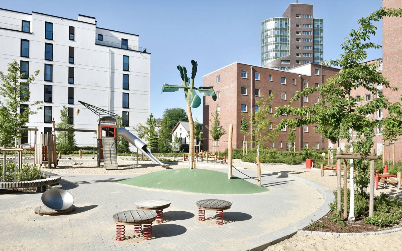 Harburger Br&uuml;cken Palmeninsel Tartanbelag