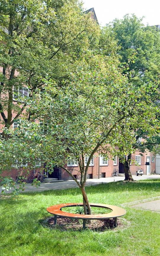 Kornträgergang Neustadt Rundbank Fliederbusch