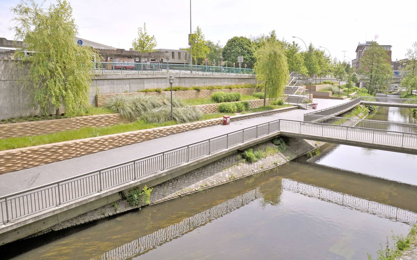 Phoenix Center Hamburg Harburg Terrassierung Hannoverscher Straße Seevekanal