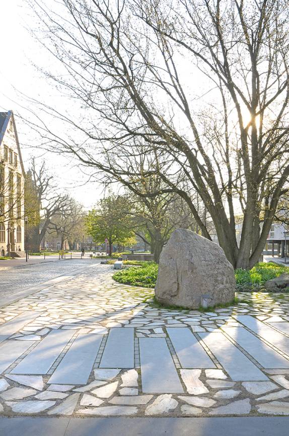Museumsachse Harburg Bodenbelag Garten Gro&szlig;herzog Otto Stein