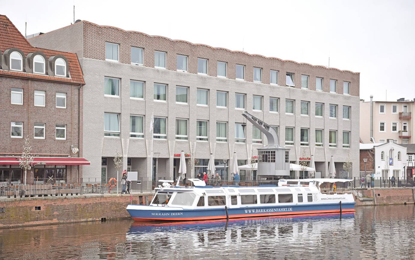 Serrahnstraße Bergedorf Barkasse Wassertreppe