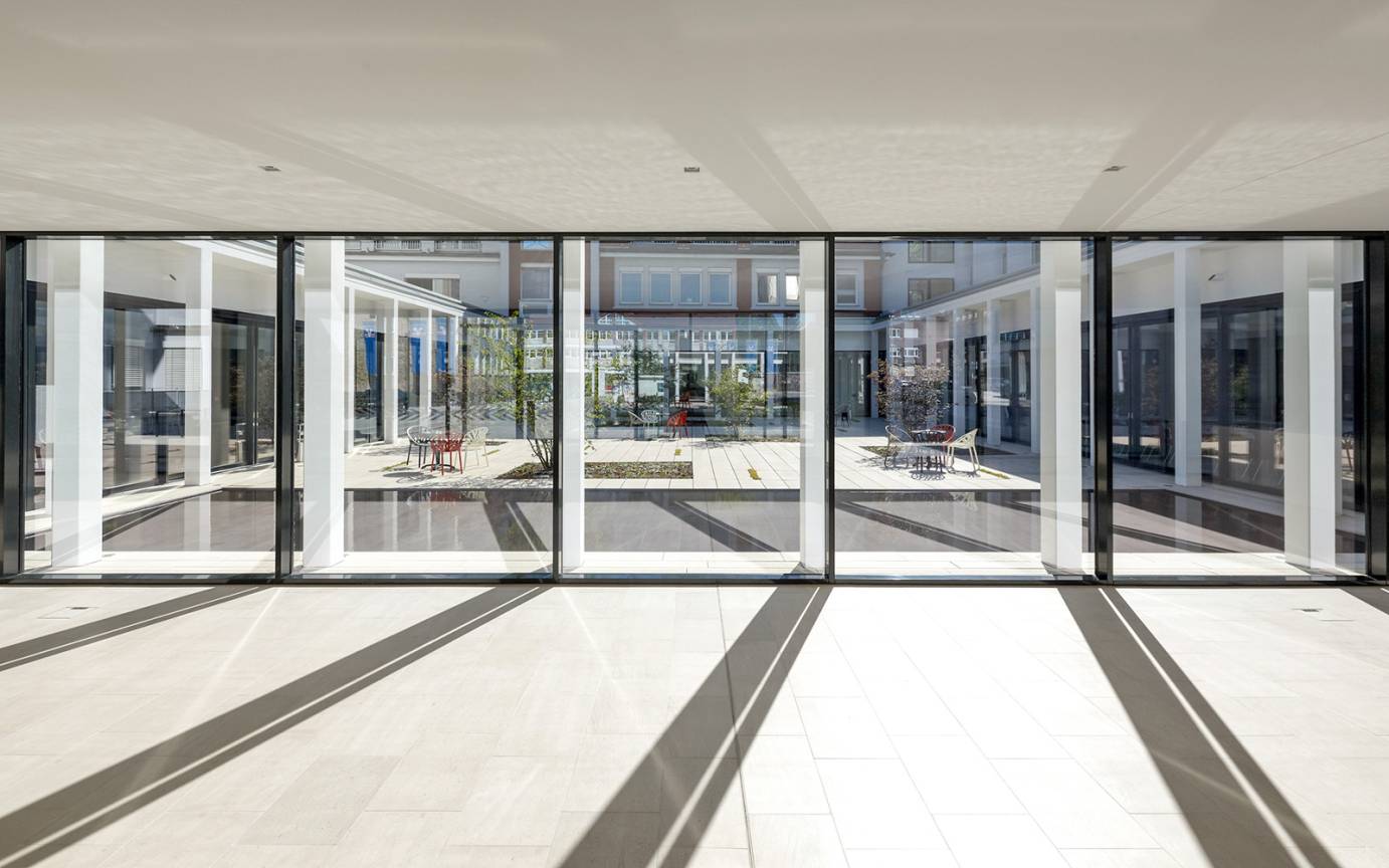 Volksbank Hamm Blick Eingangshalle Innenhof